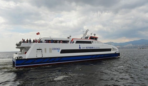 İzmirde vapur seferleri iptal edildi