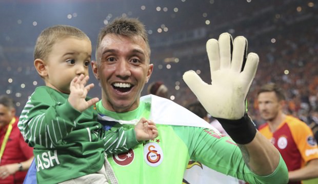 Fernando Muslera tarihe geçti