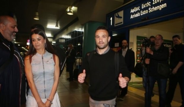 Valbuena imza için Atinaya gitti