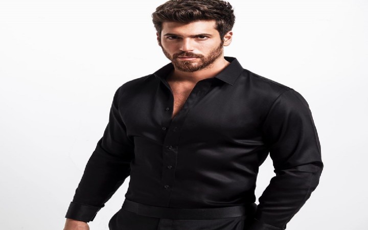 Can Yaman: Depremzedeler için  harekete geçti