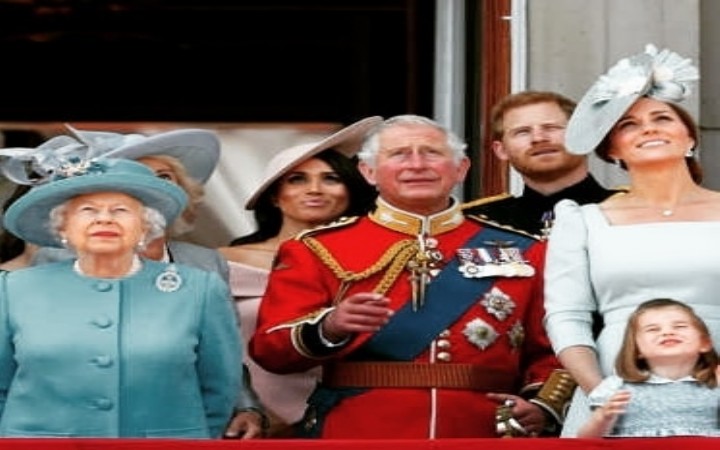 Kraliçe Harry Ve Meghan a Cevap Veriyor Ve Onlara Sussex Duchess Demiyor!